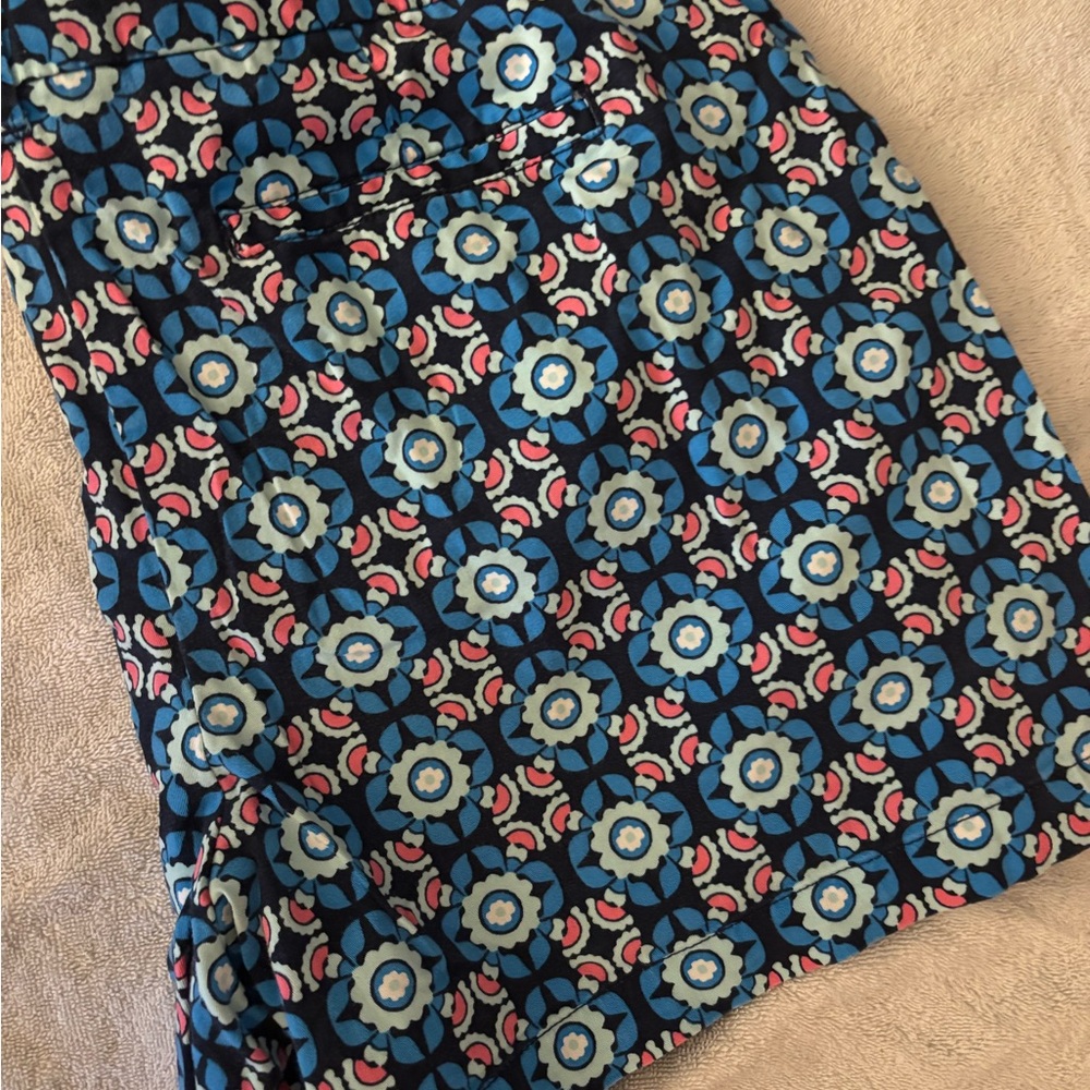 Geometric pattern Crown and Ivy shorts